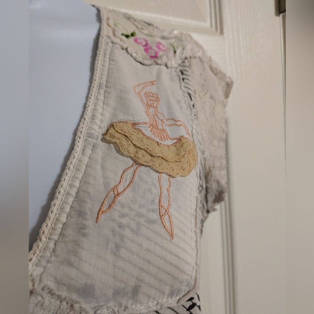 Free People Cream & Green Mixed-Print Ballerina Patchwork Blouse - Picture 5 of 12
